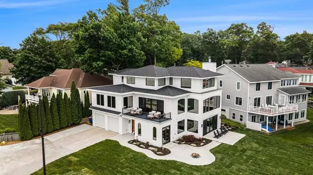 17409 Lake Beach Drive, Spring Lake Vlg, MI 49456