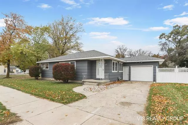 409 South Street, Spring Lake Vlg, MI 49456