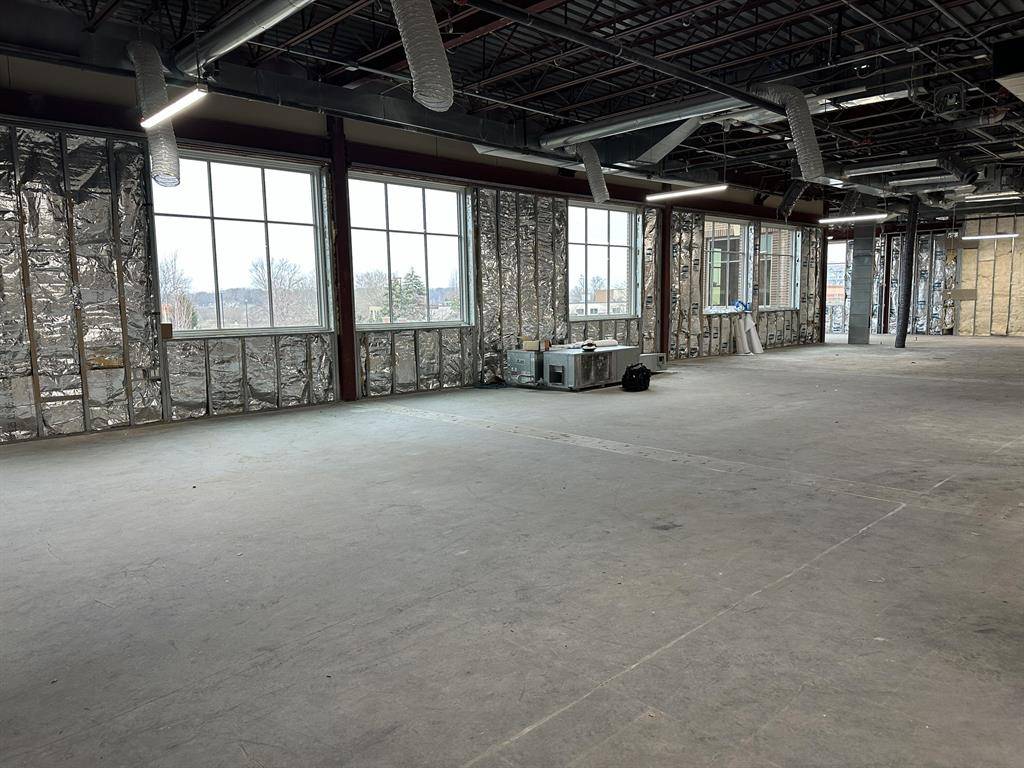 Holland, MI 49423,85 E 8th Street 210, 230