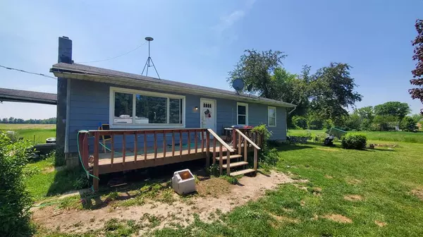 1882 E Peck Lake Road, Ionia, MI 48846