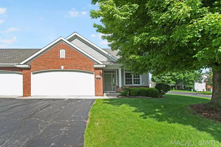 6008 Heritage Meadow Drive, Holland, MI 49423