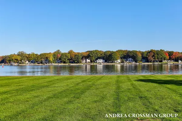 1329 Bayview Drive, Holland, MI 49423