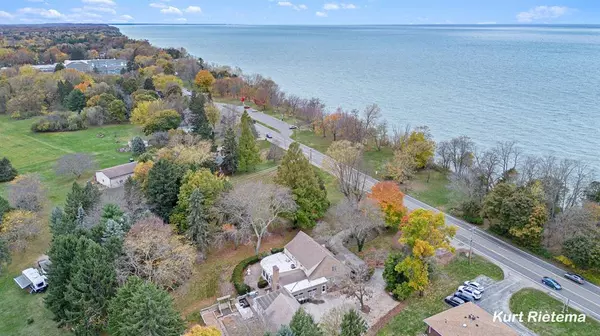 3205 Lakeshore Drive, St. Joseph, MI 49085