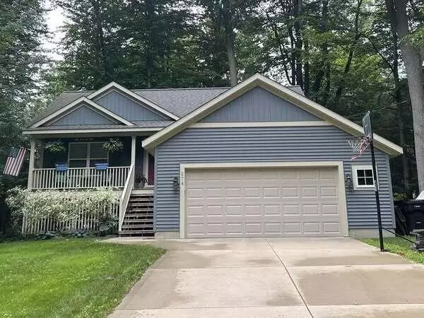 274 Greenwood Drive, Holland, MI 49424