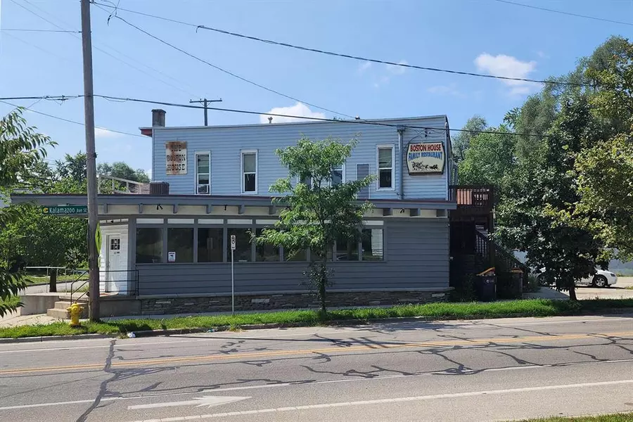 1353 Kalamazoo Avenue SE, Grand Rapids, MI 49507