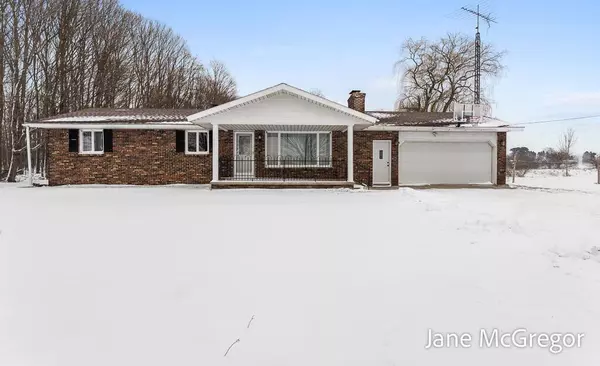 8616 S 56th Avenue, Clay Banks Twp, MI 49437