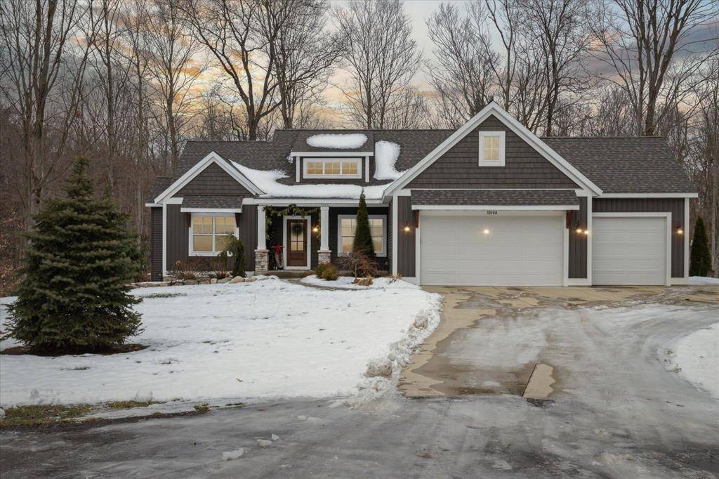 13100 Deer Creek Drive, South Haven Twp, MI 49090