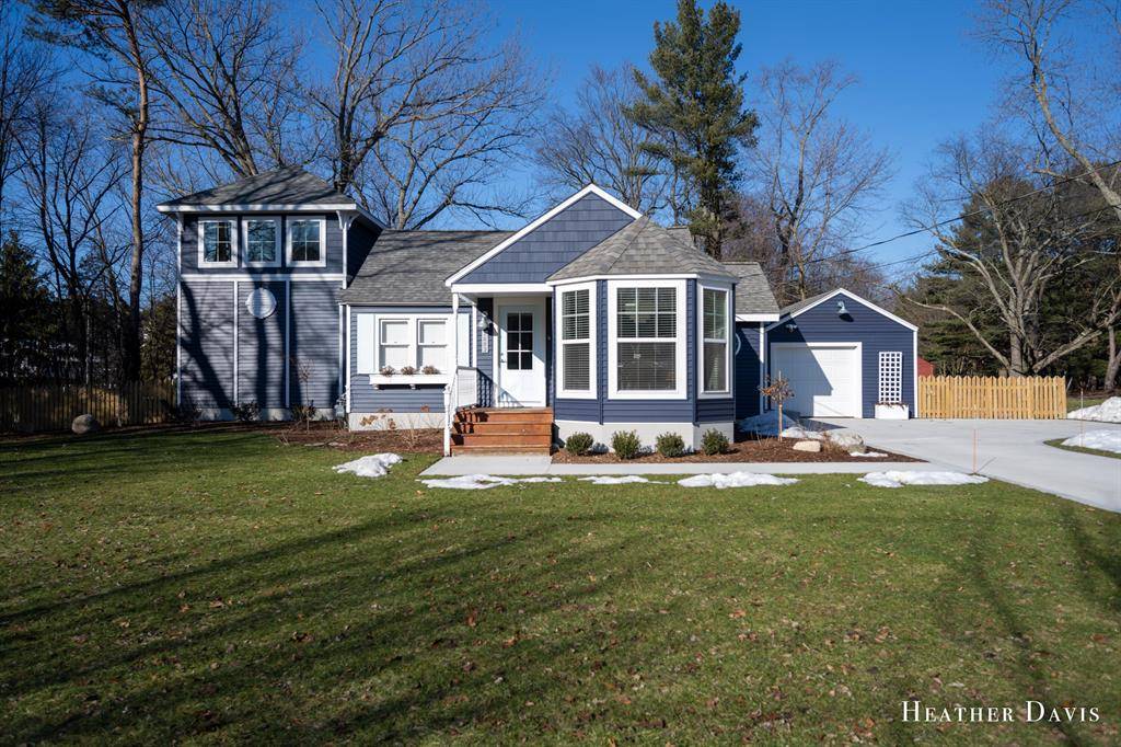1883 W Lakewood Boulevard, Park Twp, MI 49424