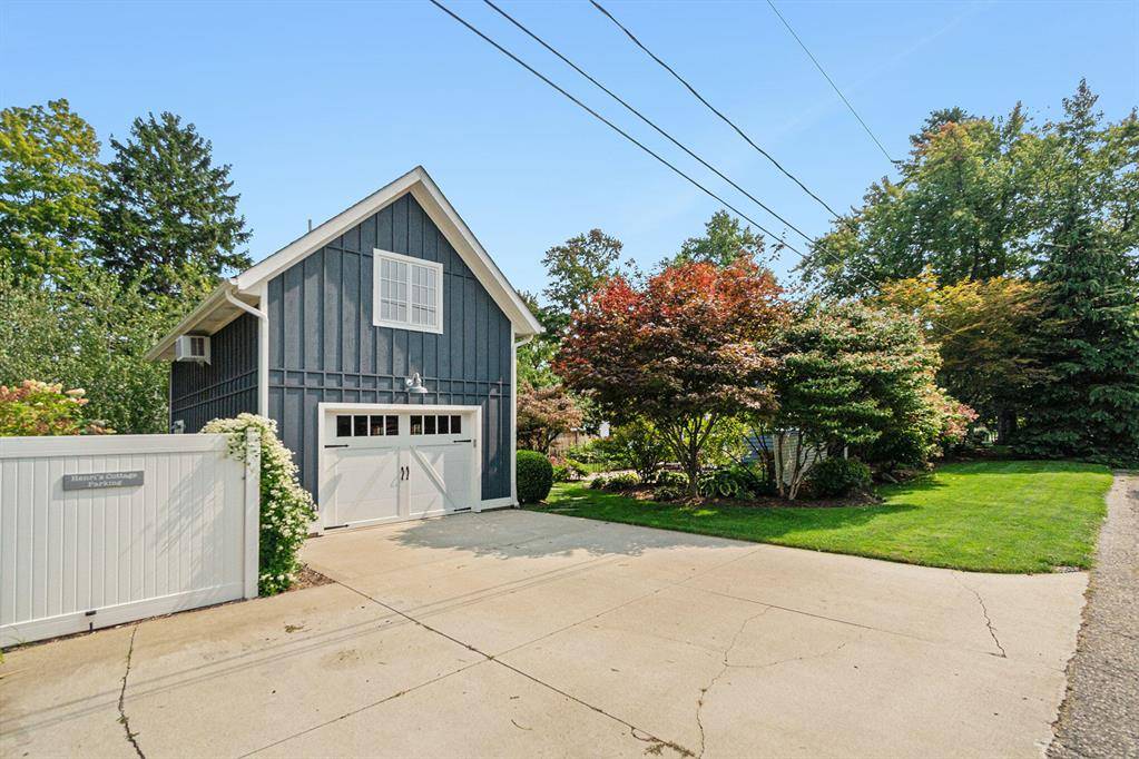 Saugatuck, MI 49453,810 Allegan Street