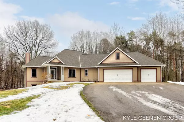 6670 Forest Creek Drive, Holland, MI 49424