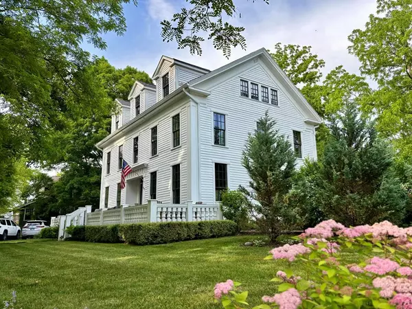 Saugatuck, MI 49453,607 Butler Street