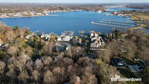 10 Park Street, Saugatuck, MI 49453