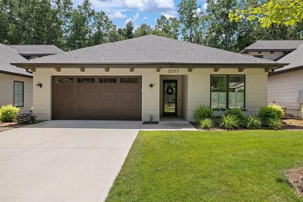 2033 Ottawa Beach Road, Park Twp, MI 49424