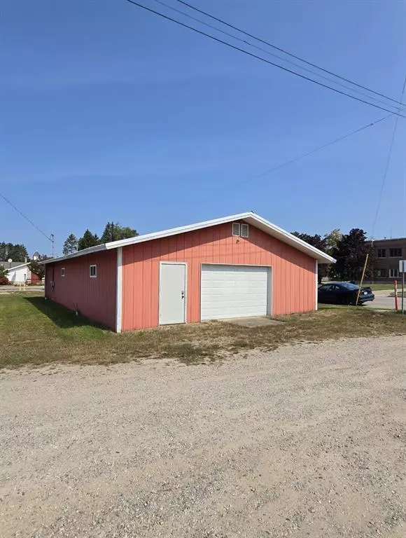 124 E Mesick Avenue, Mesick Vlg, MI 49668