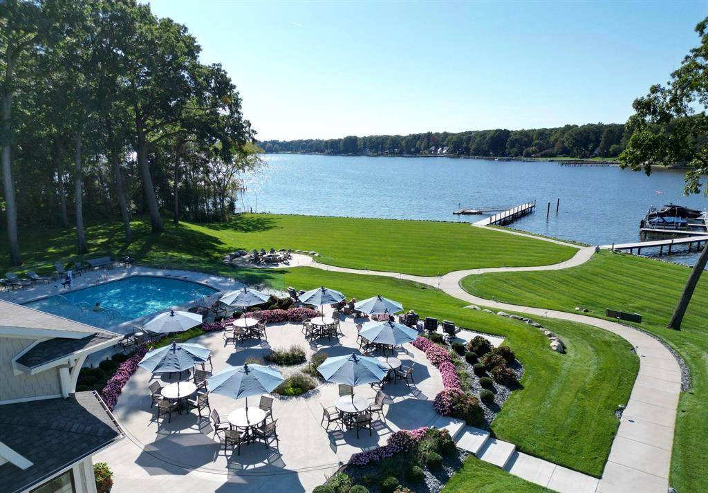 Park Twp, MI 49424,688 Bayshore Drive
