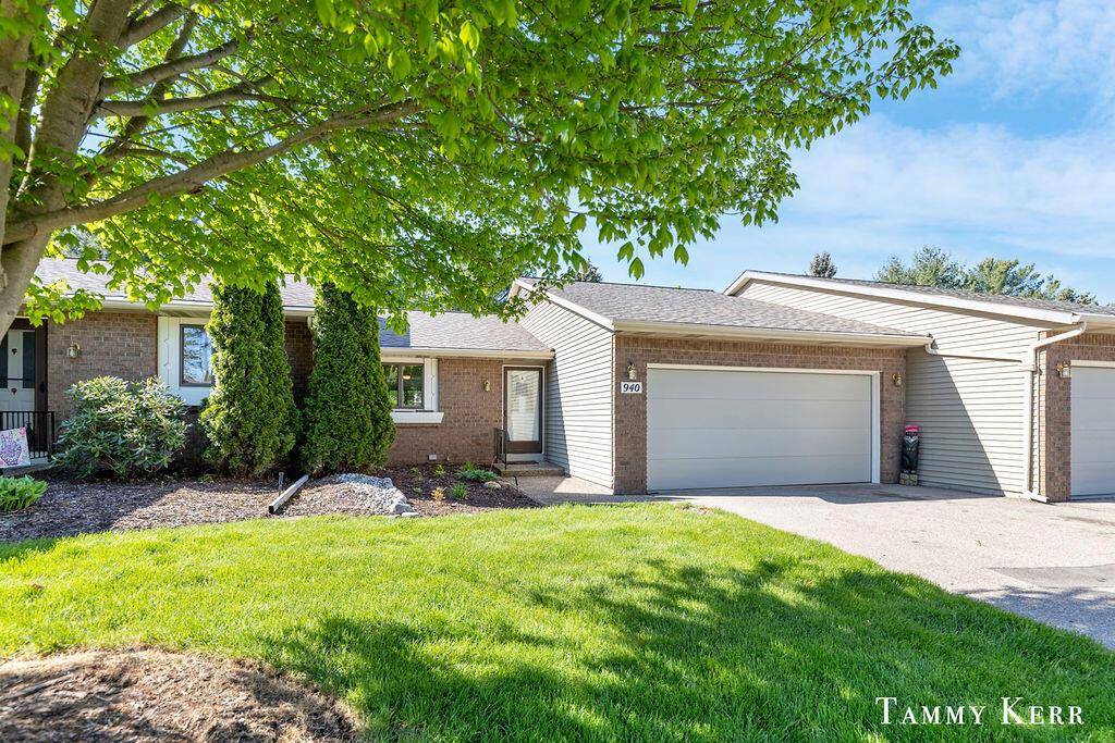 940 Laketown Drive, Laketown Twp, MI 49423