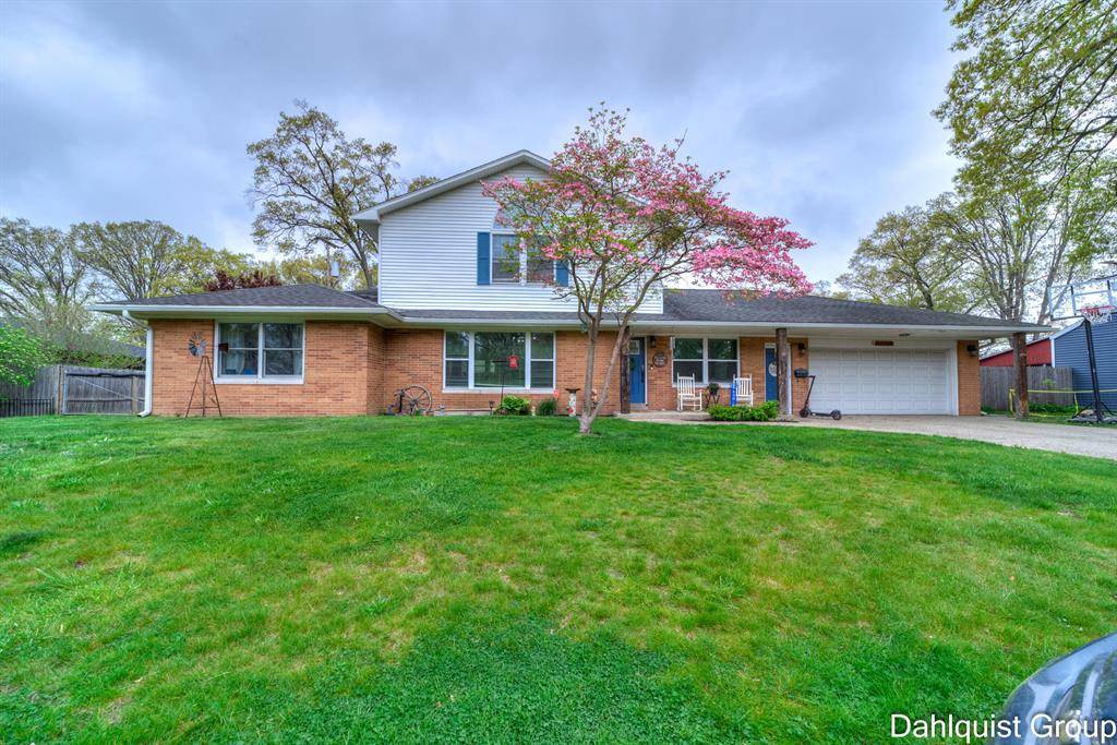 622 Pinewood Road, North Muskegon, MI 49445