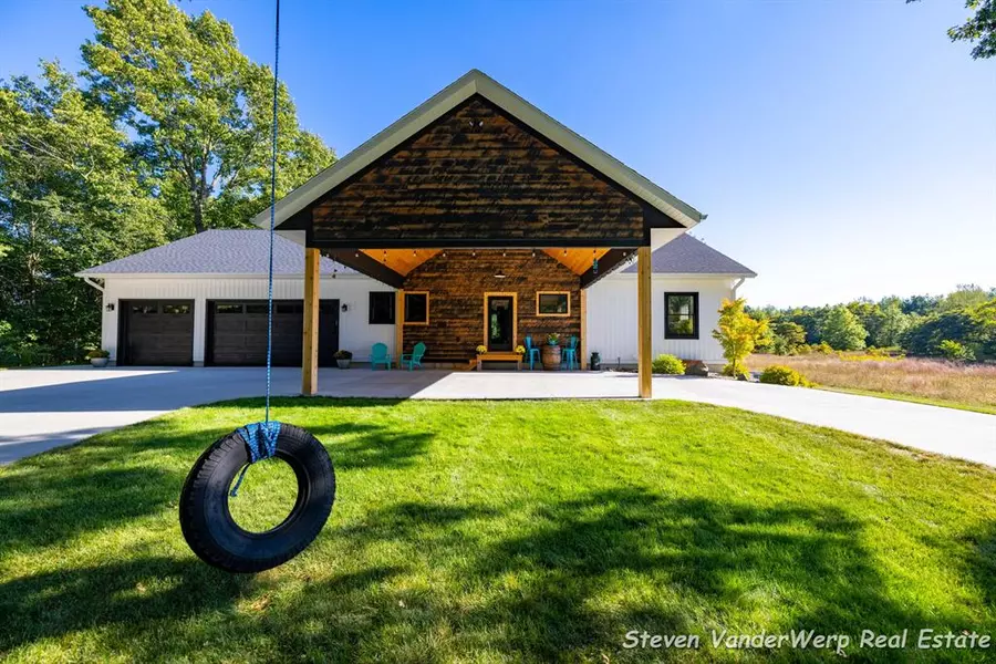 12640 Bucs Drive, Grand Haven Twp, MI 49417