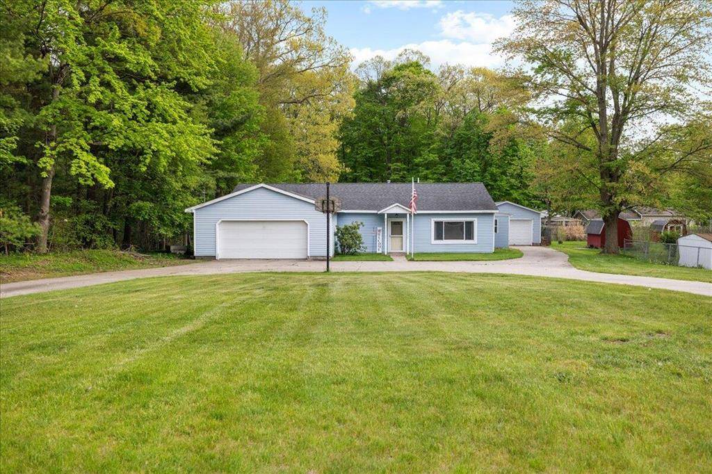 45 E Beech Street, Fruitport Vlg, MI 49415