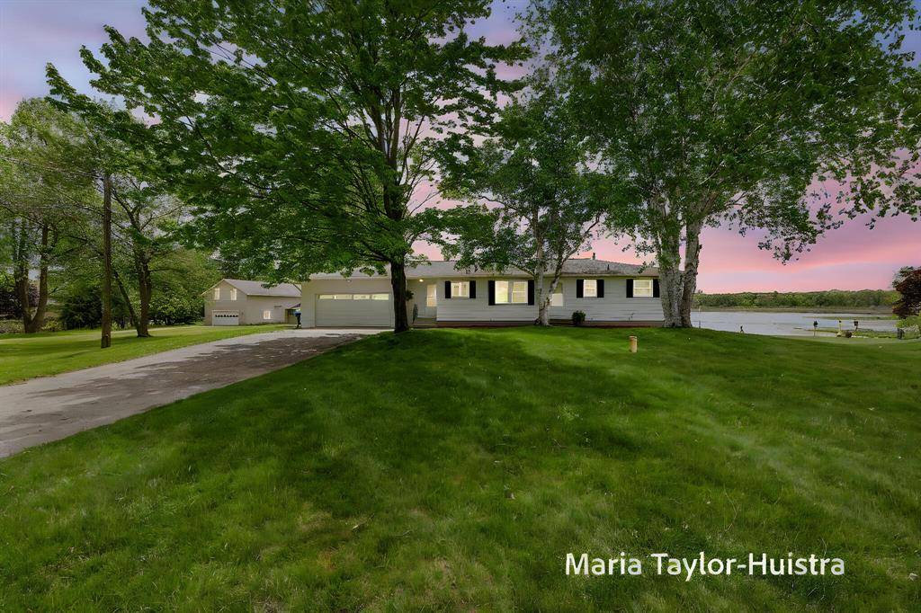 16040 Robrick Avenue, Grand Haven Twp, MI 49417