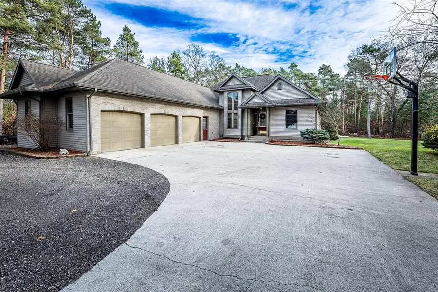 7016 Hyde Park Road, Blue Lake Twp, MI 49461