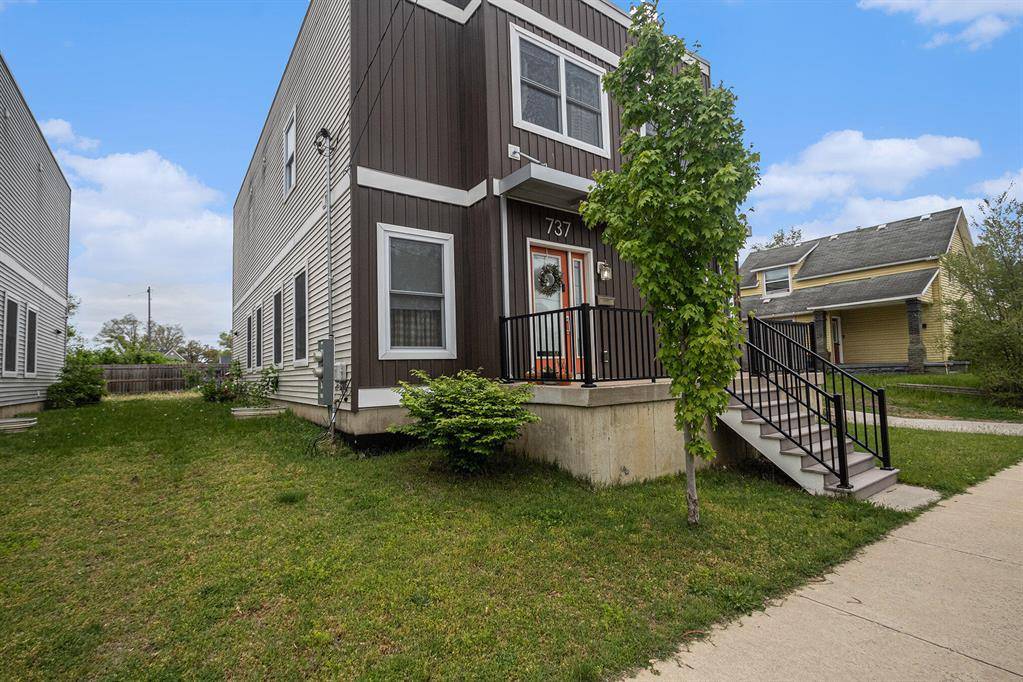 Grand Rapids, MI 49503,737 Bates Street SE