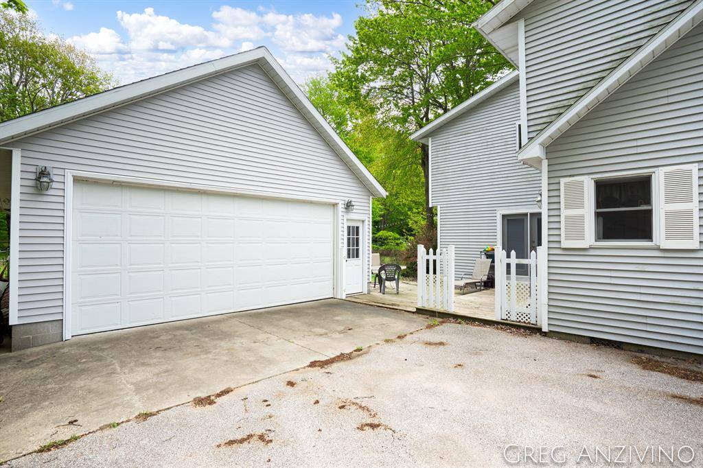 Norton Shores, MI 49441,5906 Henry Street