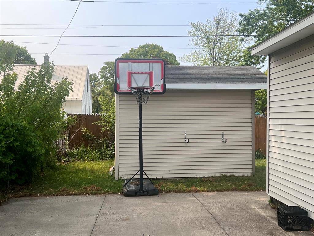 Norton Shores, MI 49441,2814 Glenside Boulevard