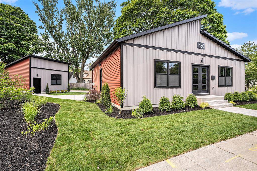 1430 W Laketon Avenue, Muskegon, MI 49441