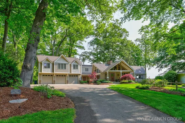 945 N Baywood Drive, Park Twp, MI 49424