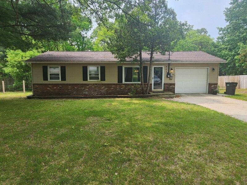 661 W Michigan Road, Lakewood Club Vlg, MI 49457