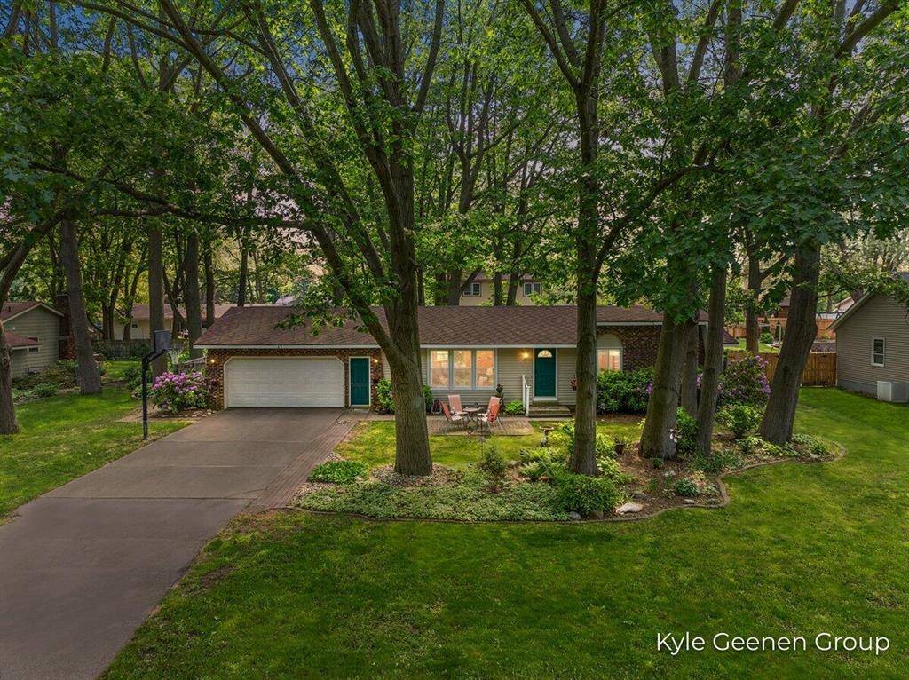 69 Cheyenne Avenue, Park Twp, MI 49424