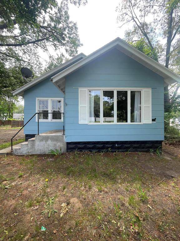 737 W Hackley Avenue, Muskegon, MI 49441