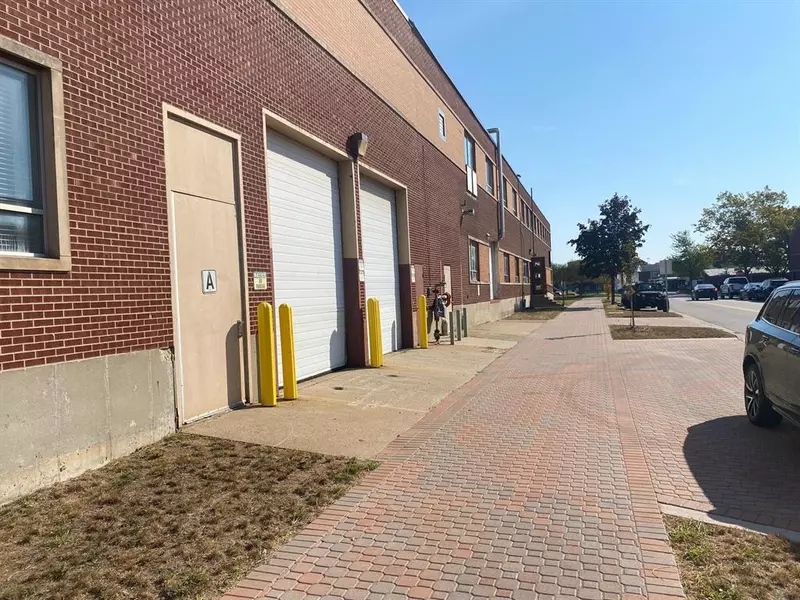 147 E 6th Street, Holland, MI 49423
