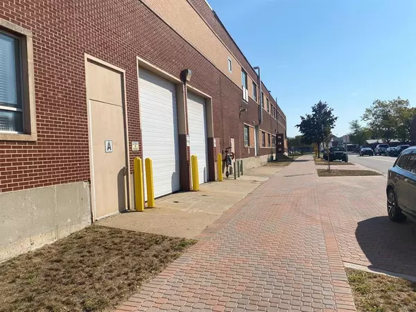 147 E 6th Street, Holland, MI 49423