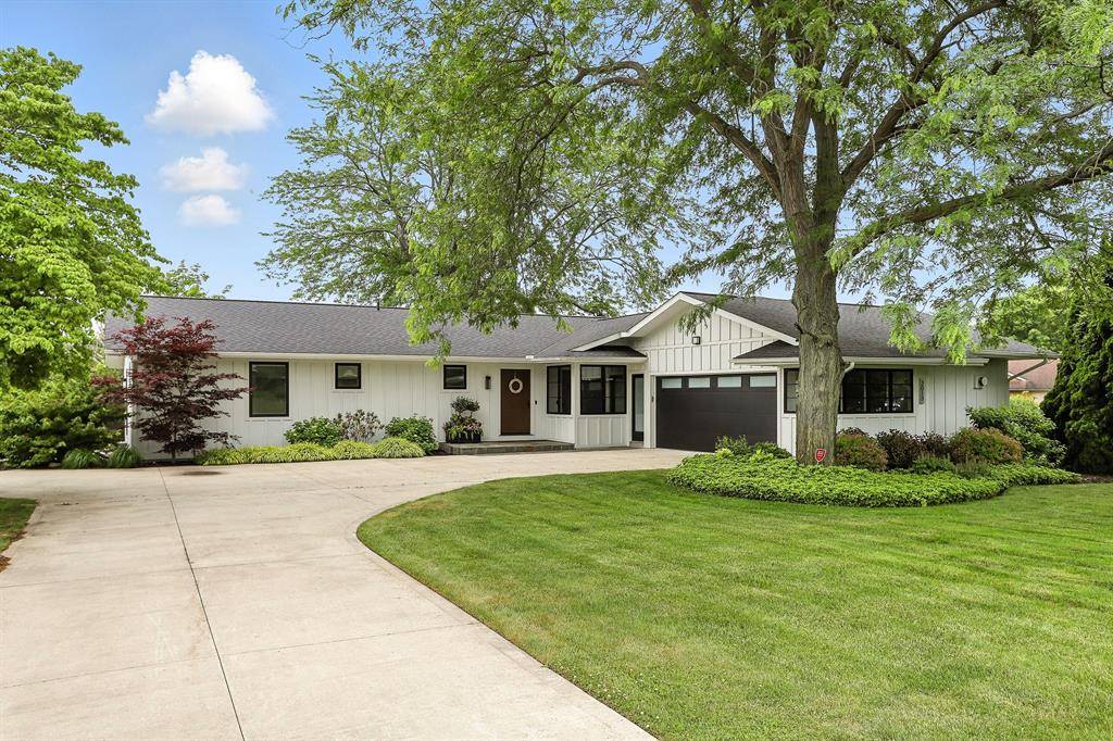3013 Newport Drive, Saugatuck Twp, MI 49408