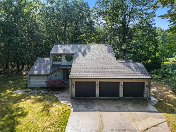 5564 Lake Harbor Road, Norton Shores, MI 49441