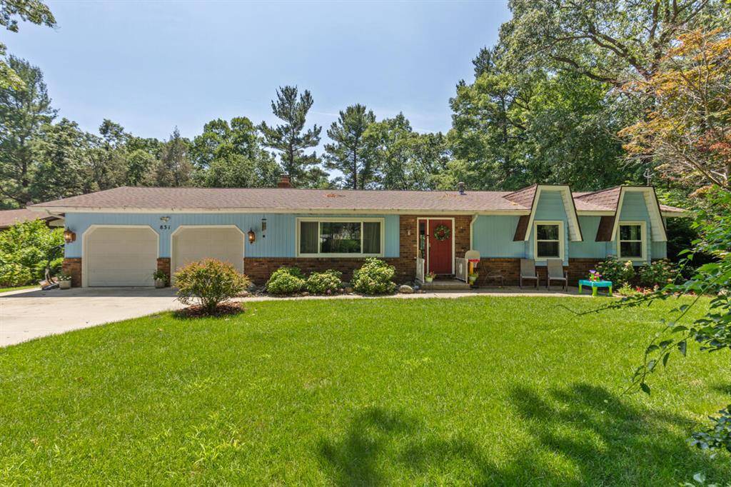 831 W Fennwood Circle, Laketon Twp, MI 49445
