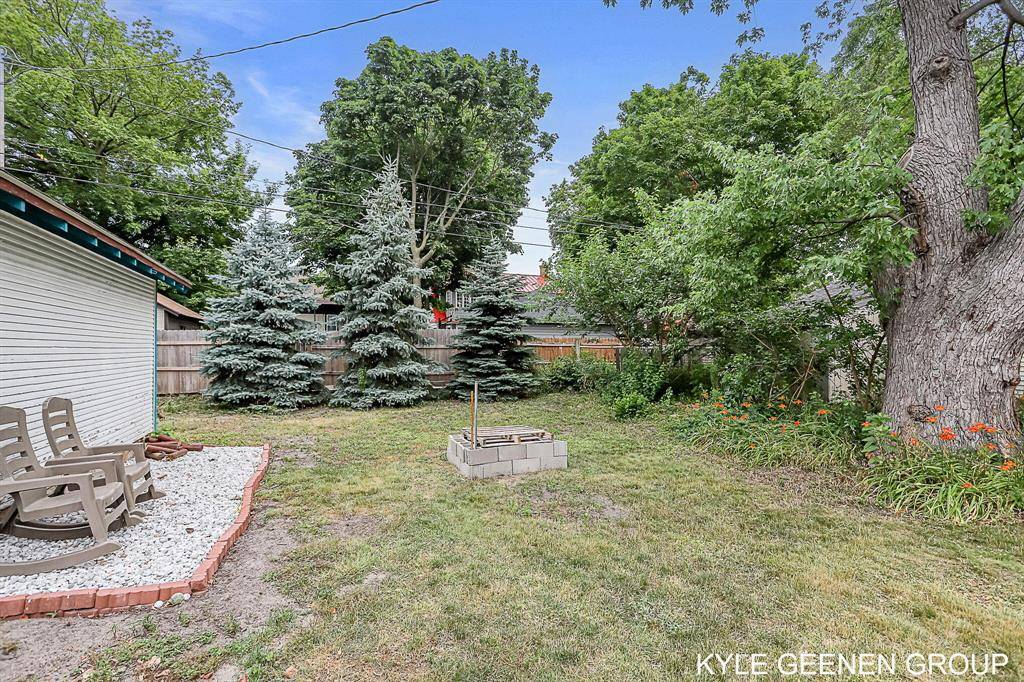 Holland, MI 49423,25 W 14th Street