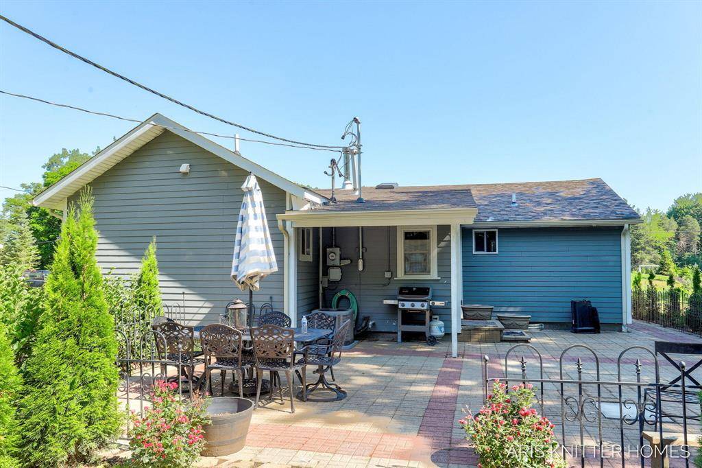 South Haven Twp, MI 49090,74213 10th Avenue