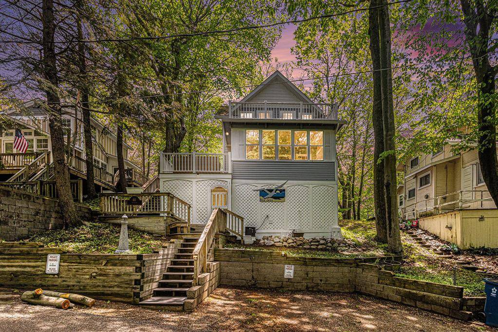40 Edwards Avenue, Grand Haven, MI 49417