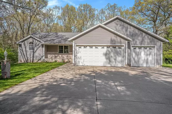 2094 Camp Ridge, Dalton Twp, MI 49457