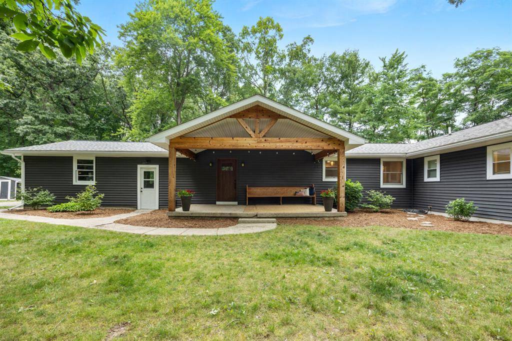 1059 Cumberland Avenue SE, Vergennes Twp, MI 49331