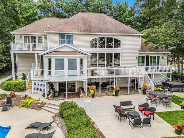 Spring Lake Twp, MI 49456,15518 Oak Ridge Drive