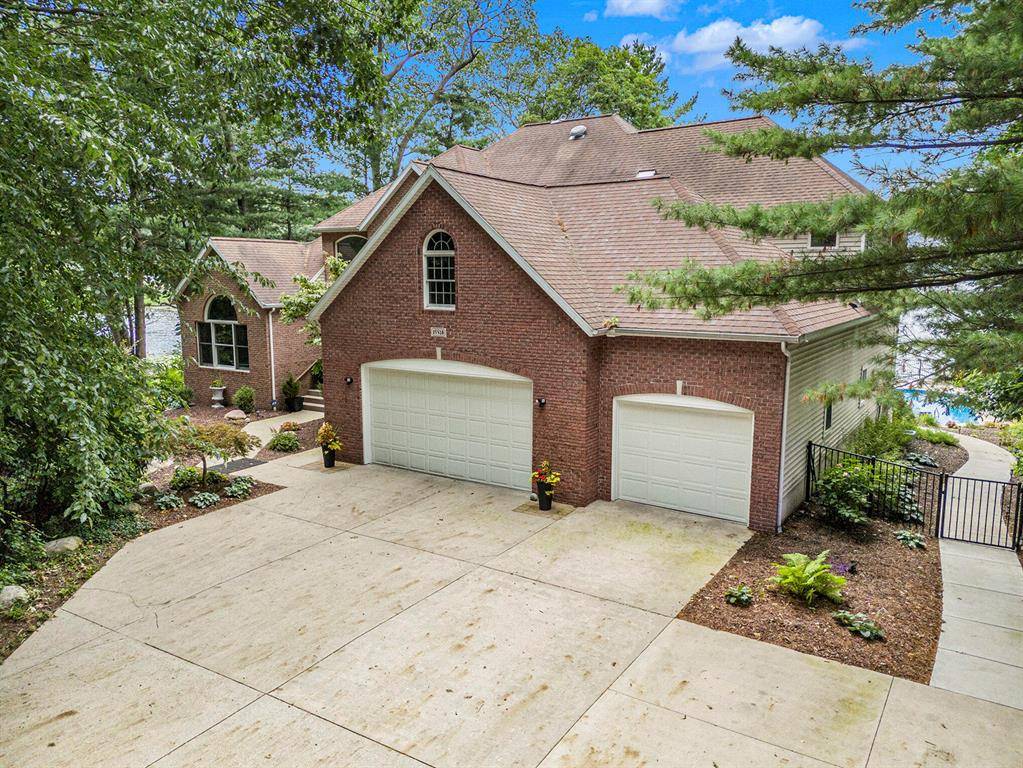 15518 Oak Ridge Drive, Spring Lake Twp, MI 49456