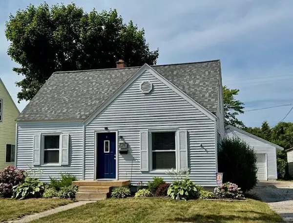 1280 Cornell Road, Roosevelt Park, MI 49441