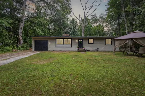 292 Peach Street, Fruitport Vlg, MI 49415