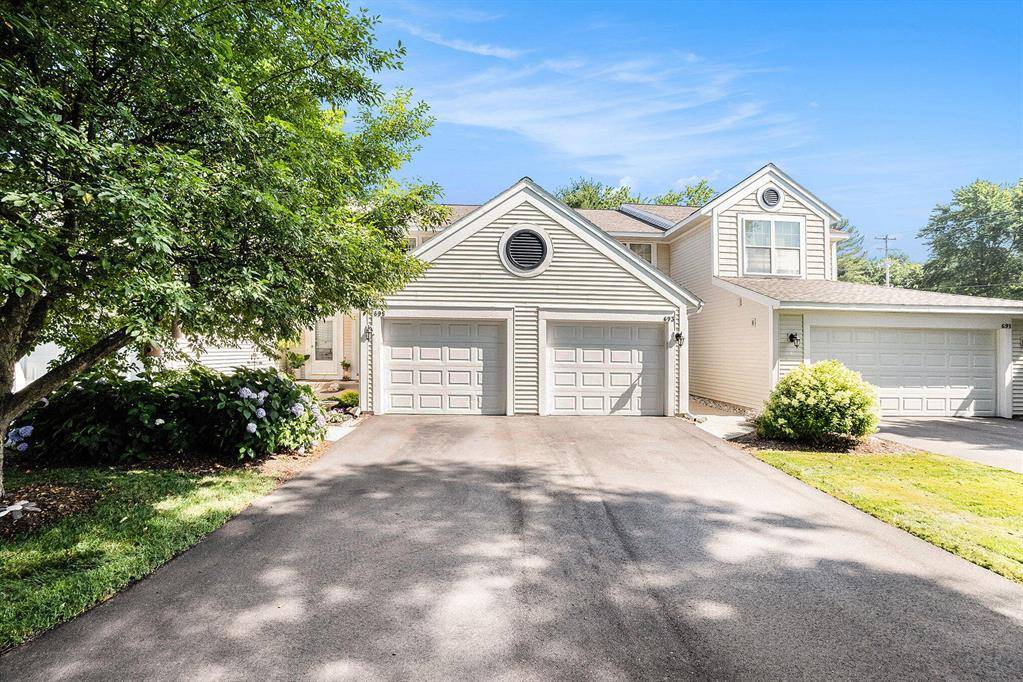 695 Sun Chase Drive, Park Twp, MI 49424
