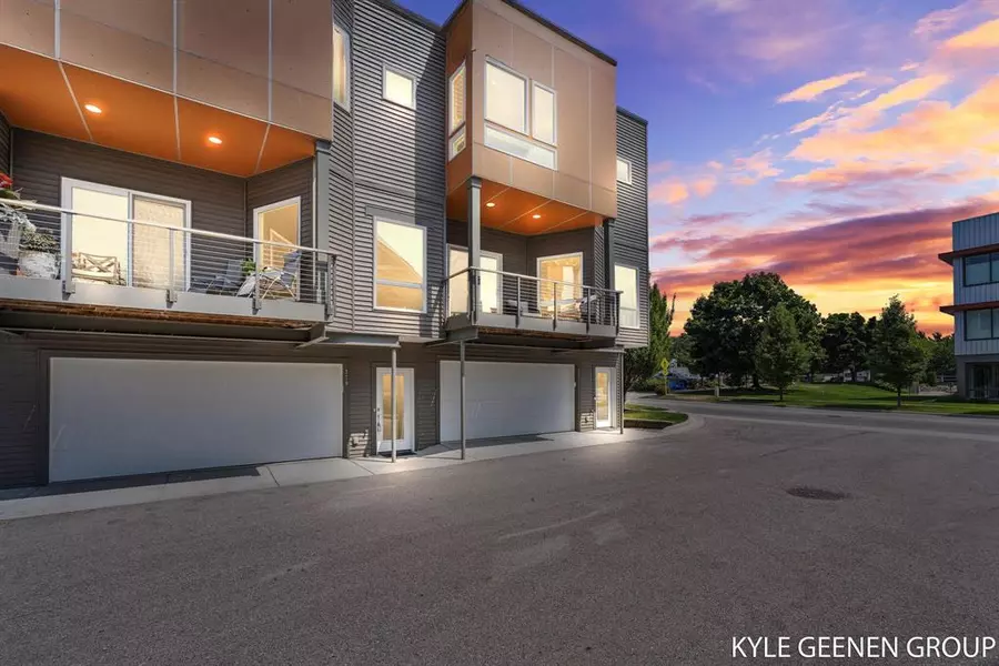 381 Macatawa Park Building: 0 8, Holland, MI 49423
