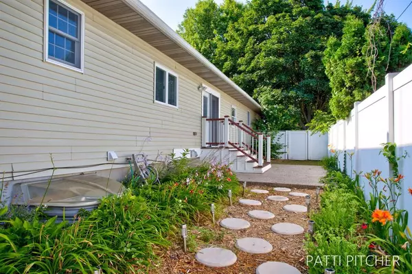 Grand Haven, MI 49417,1107 S Griffin Street